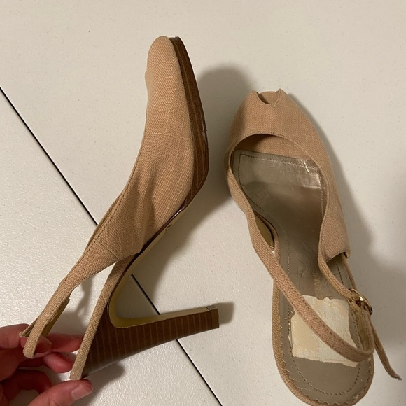Isaac Mizrahi tan peep toe heels‎ — size 9.5 - Picture 6 of 8